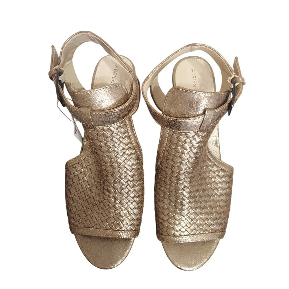 Adrienne Vittadini Roseanne Rose Gold Metallic Woven Wedge Sandals Womens 9 NEW